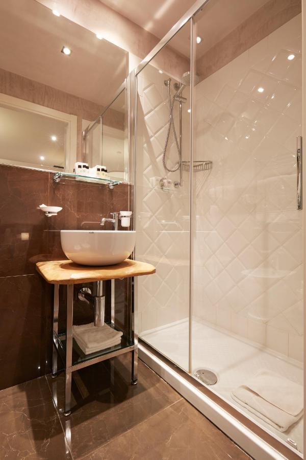 Boutique Hotel Hugo ฟลอเรนซ์ ภายนอก รูปภาพ