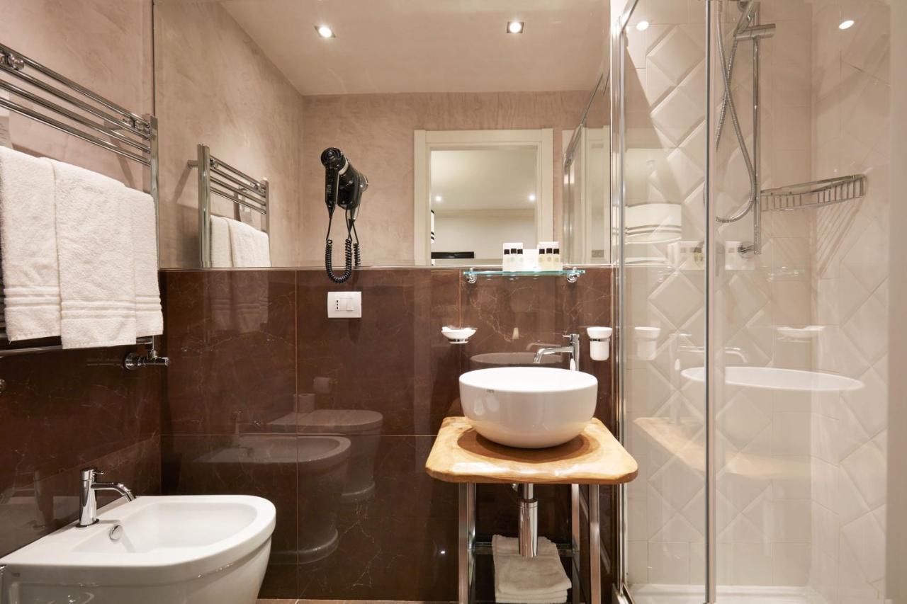Boutique Hotel Hugo ฟลอเรนซ์ ภายนอก รูปภาพ