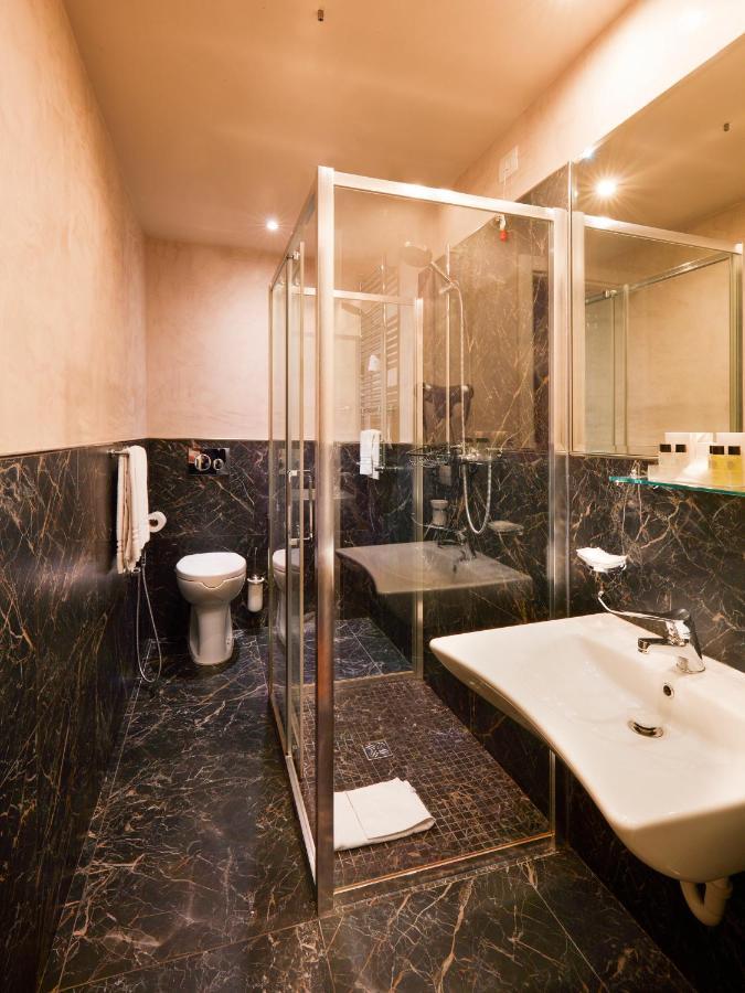 Boutique Hotel Hugo ฟลอเรนซ์ ภายนอก รูปภาพ