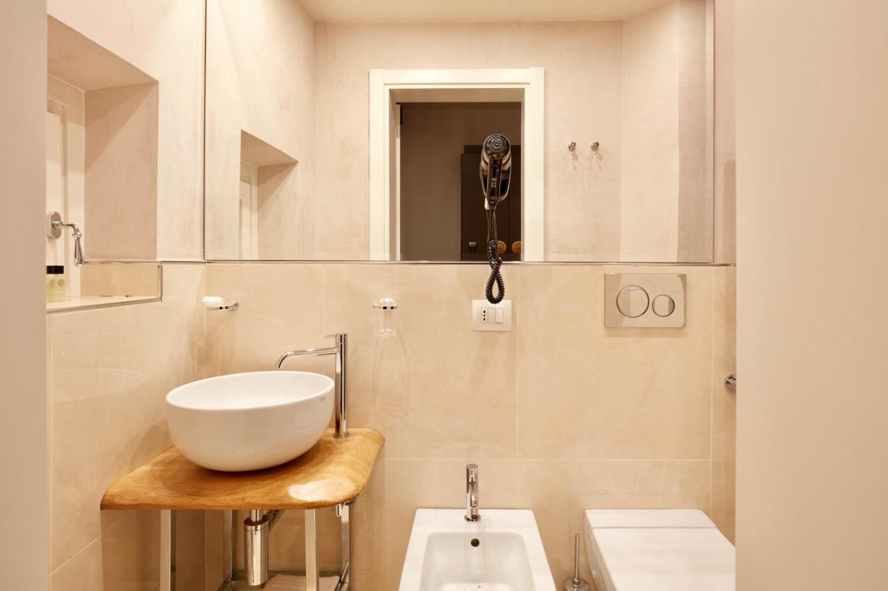 Boutique Hotel Hugo ฟลอเรนซ์ ภายนอก รูปภาพ
