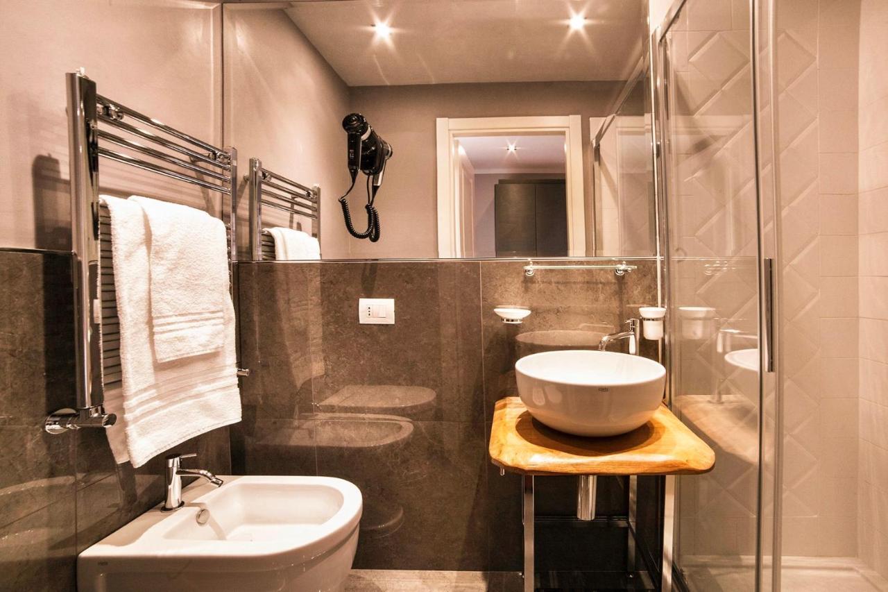 Boutique Hotel Hugo ฟลอเรนซ์ ภายนอก รูปภาพ