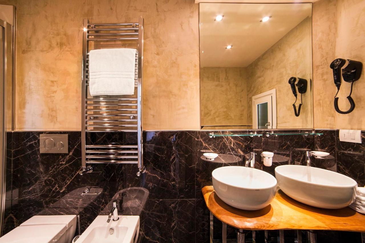 Boutique Hotel Hugo ฟลอเรนซ์ ภายนอก รูปภาพ
