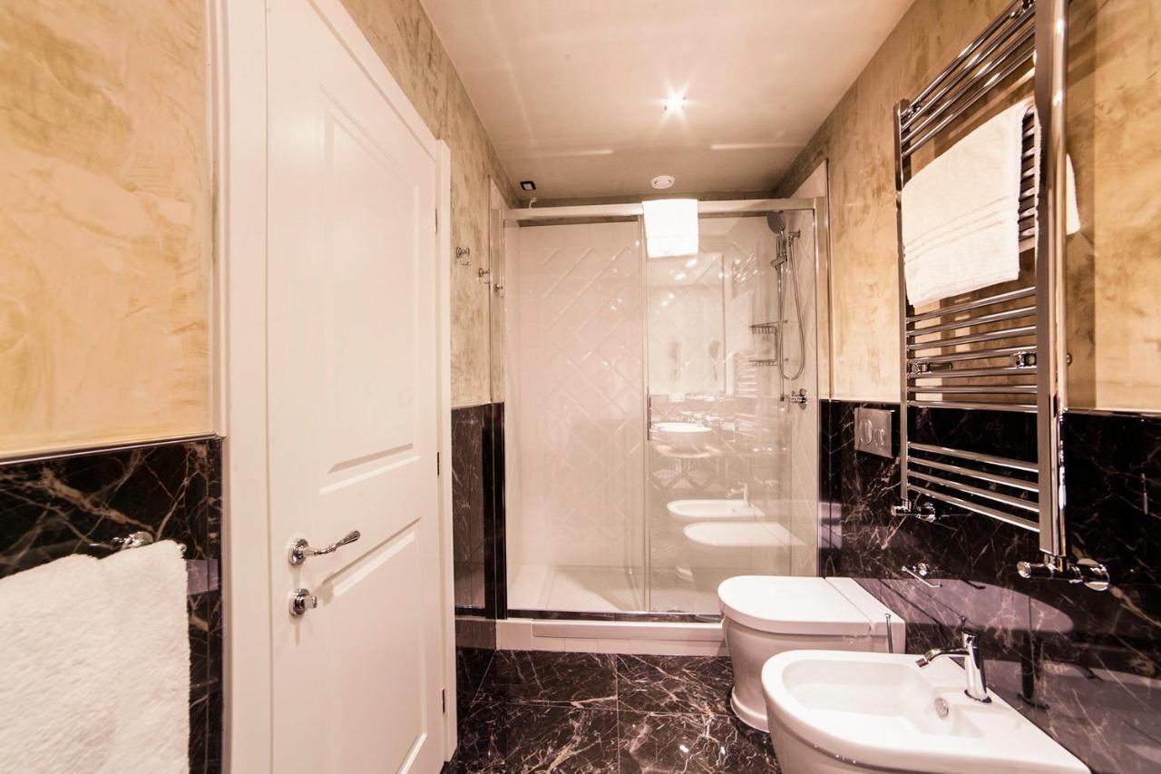Boutique Hotel Hugo ฟลอเรนซ์ ภายนอก รูปภาพ